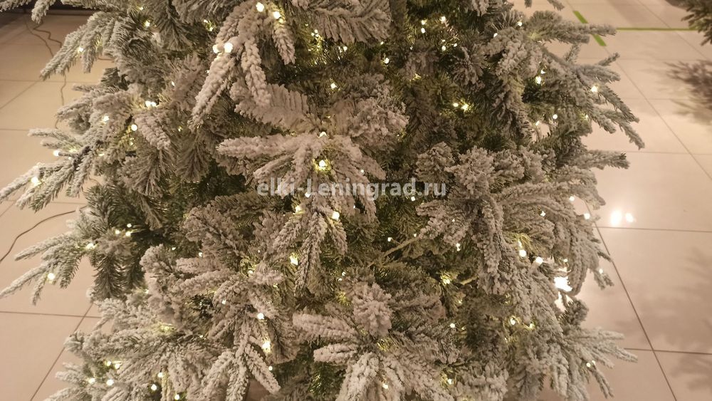 Заснеженная ель с гирляндой «Форесто» теплый свет (Литая+пвх) 210 см / 2,1 м