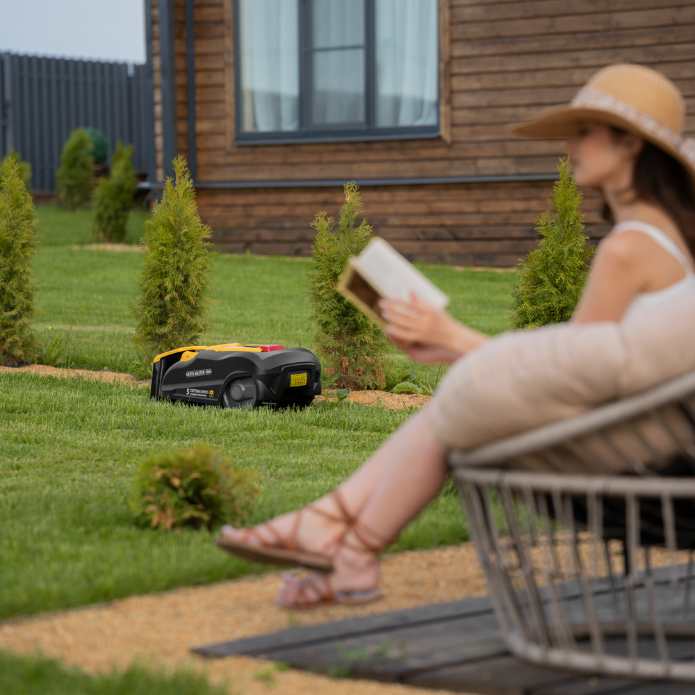 Робот-газонокосилка Grass Master 1000 1000м², 3Ач, 28V, LCD дисплей, Wi-Fi Denzel