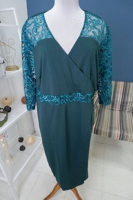 Платье Aziar темно-зеленое с кружевом и брошью 60 размер, новое
