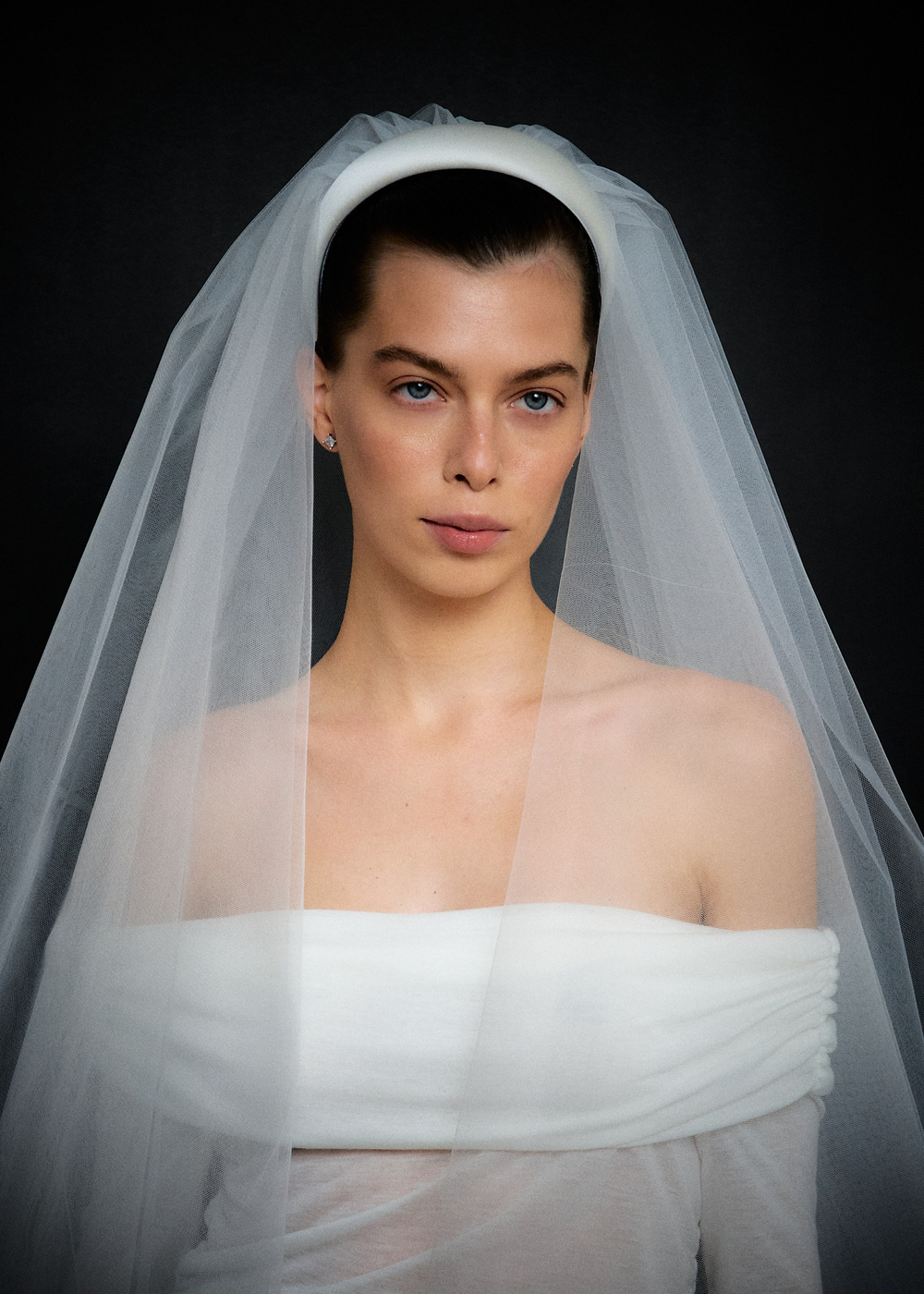 Фата белая на ободке