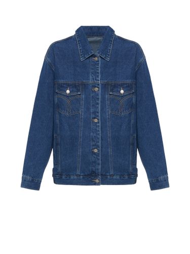 Темно-синяя джинсовая куртка