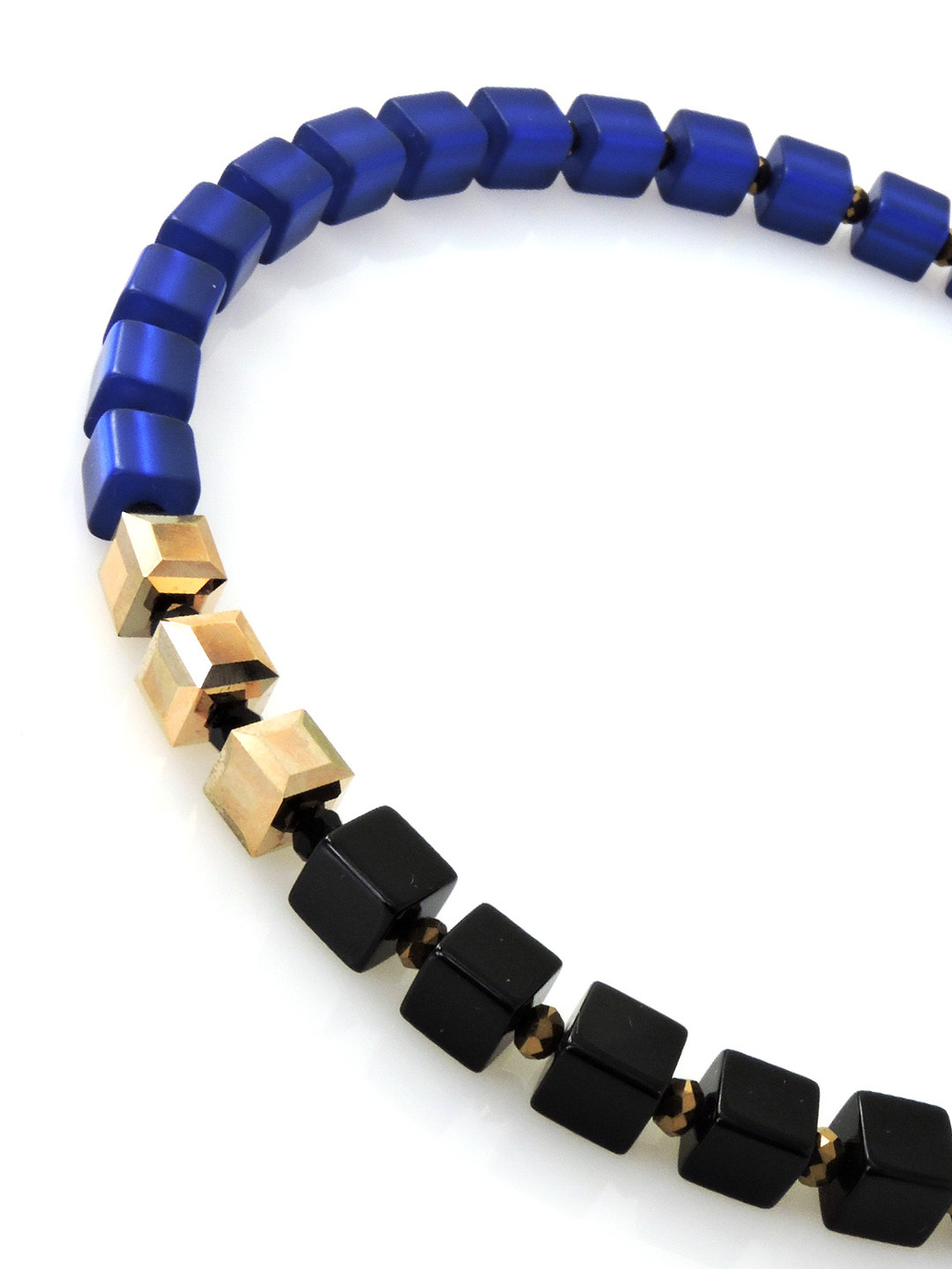 4686 Coeur de Lion Сапфирово-черное колье с кристаллами Сваровски.