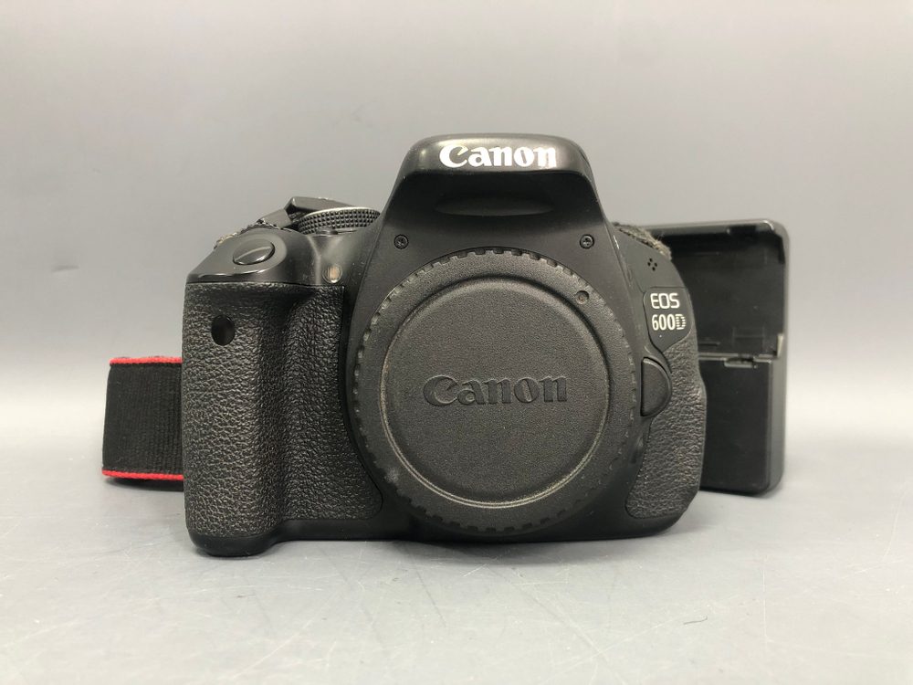 Canon EOS 600D Body (35.600 кадров)