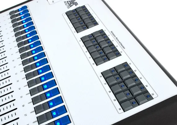 AVOLITES Titan Mobile Wing