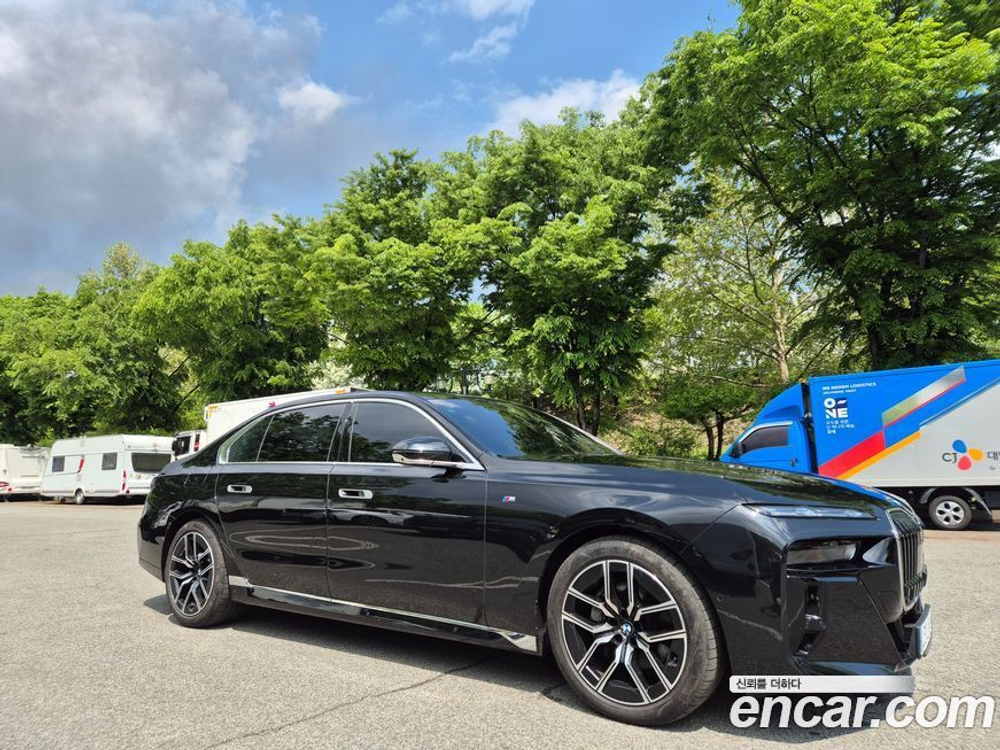BMW 7 Series (G70) 740d xDrive M Sports (09.2023)