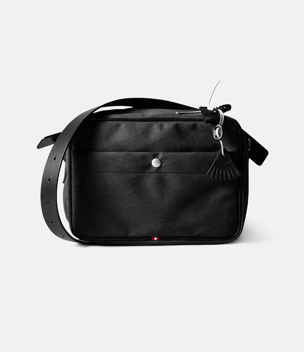 Hard Graft Regular Crossbody Bag Charcoal — наплечная сумка