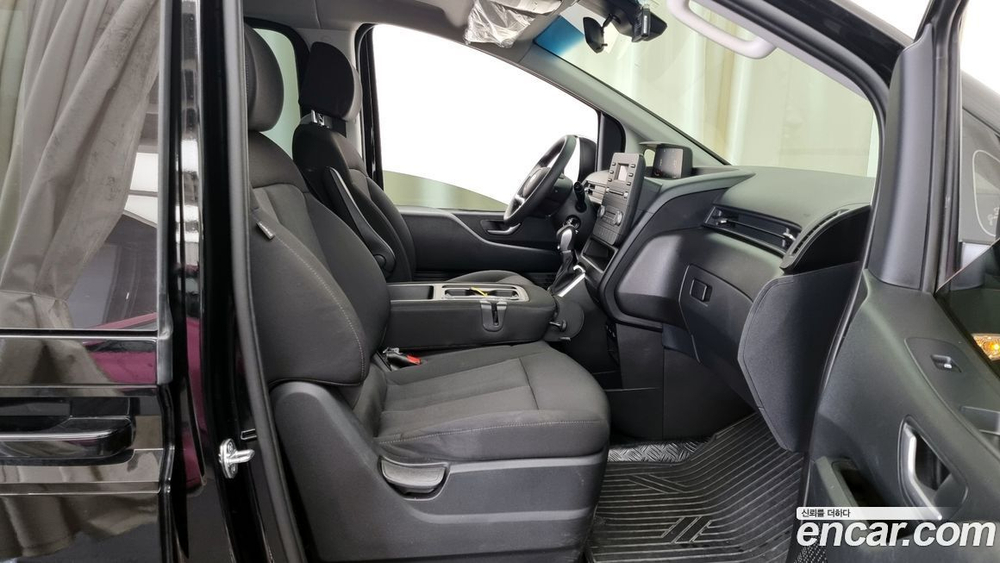 Hyundai Staria Tourer 11-и местный (01.2023)