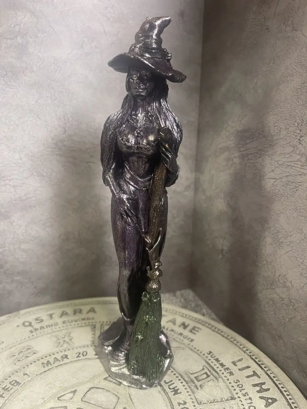 Свеча "Ведьмочка" программная