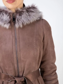 Дубленка зимняя с капюшоном натуральная