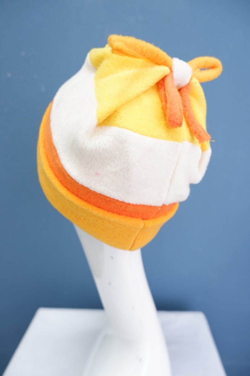 Шапка яркая