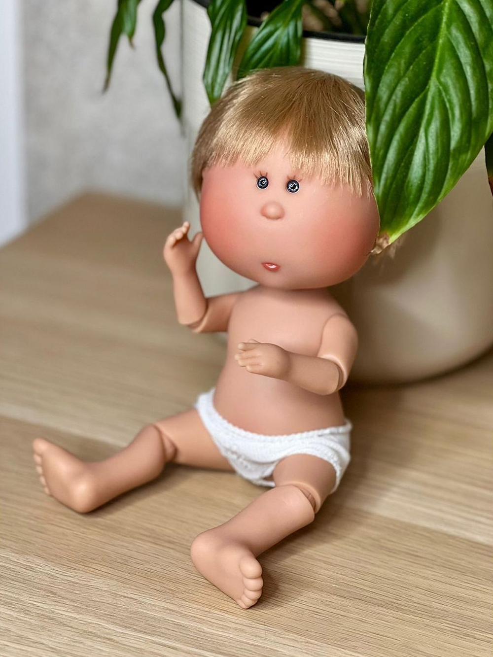 Кукла Nines виниловая 30см MIO шарнирная без одежды (1212W1)