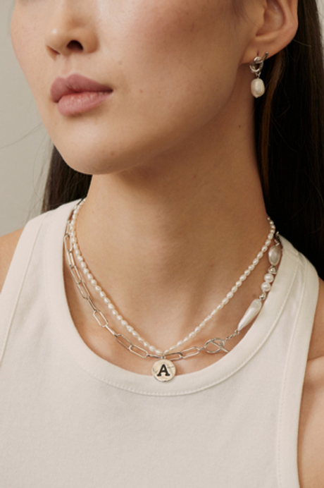 Колье с буквой