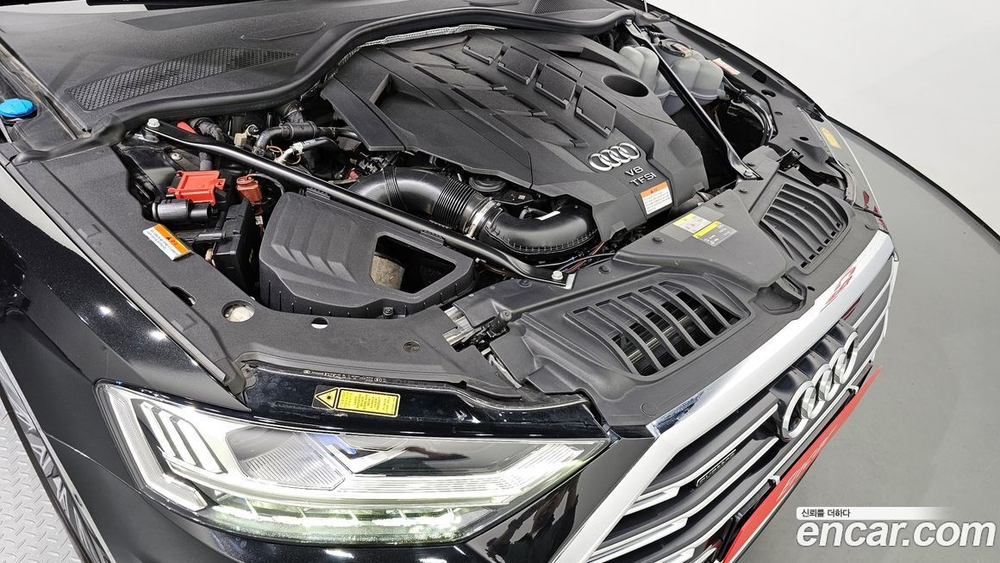 Audi A8 (D5) 60 TFSI Quattro LWB (06.2021)