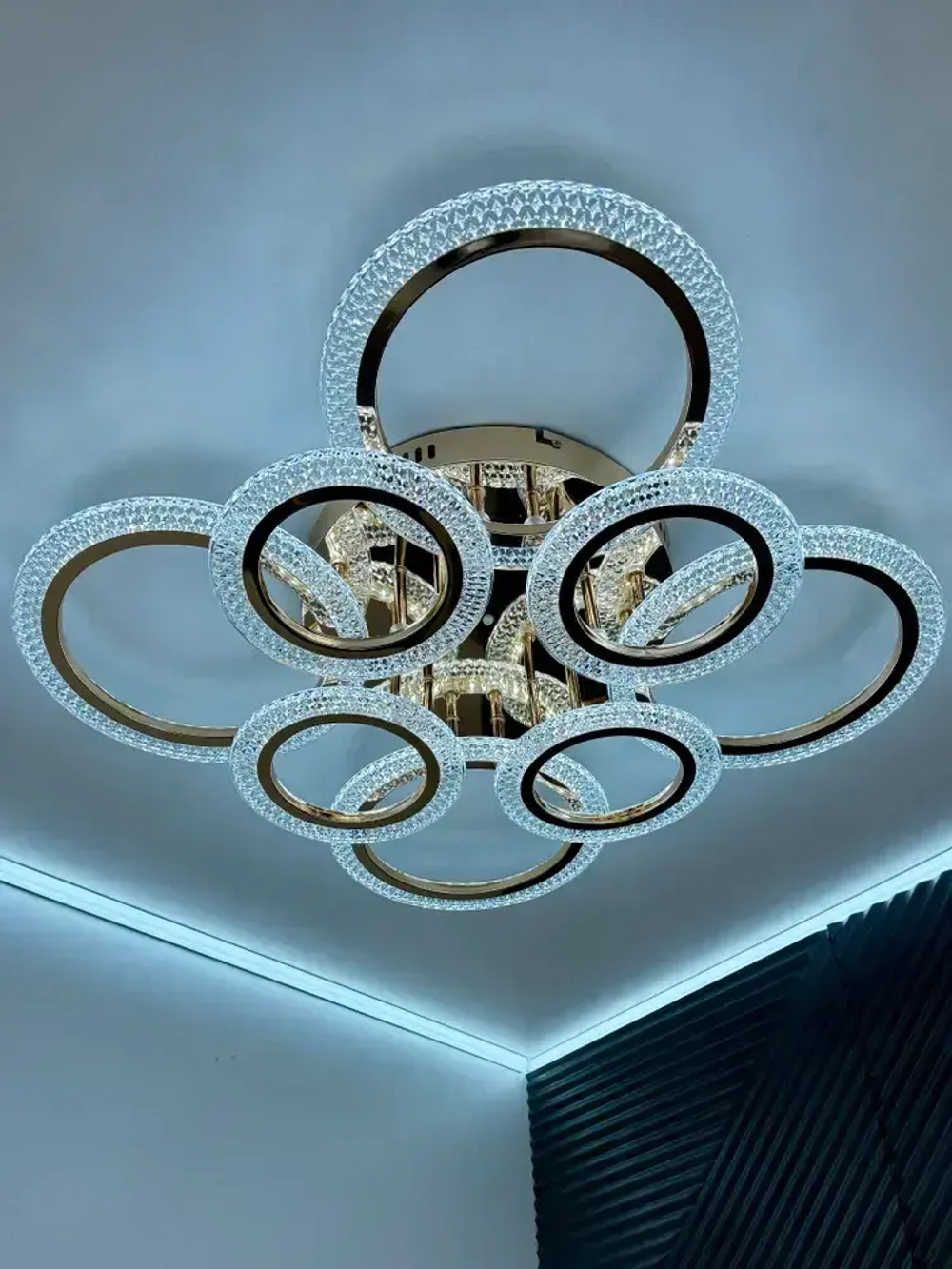 Люстра потолочная золотая с пультом для всех видов потолков, 144 Вт