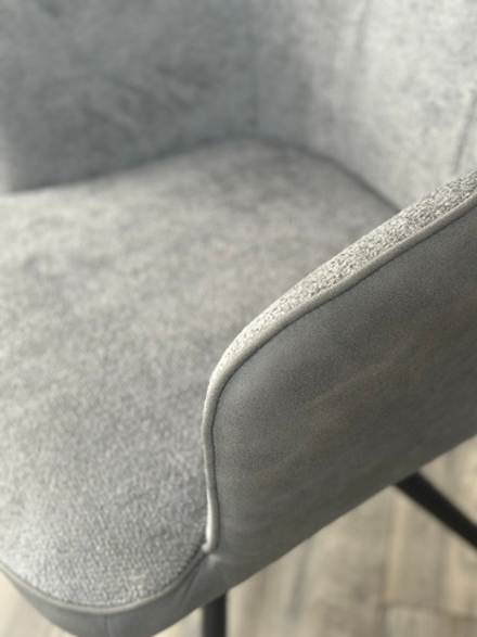 Стул М-City DISAUR Норман поворотный на 360 градусов, Bella-13, Cyprus-10 Серый, Шенилл, Замша, Черный каркас