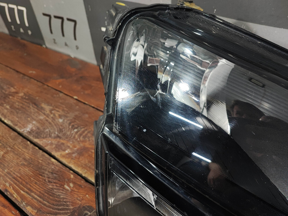 Фара правая галоген Skoda Karoq 17-нв Б/У Оригинал 57B941016A