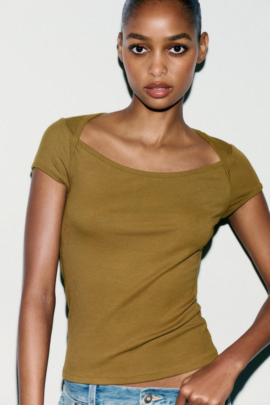 ZARA ФУТБОЛКА С КВАДРАТНЫМ ВЫРЕЗОМ, ЗЕЛЕНОВАТЫЙ