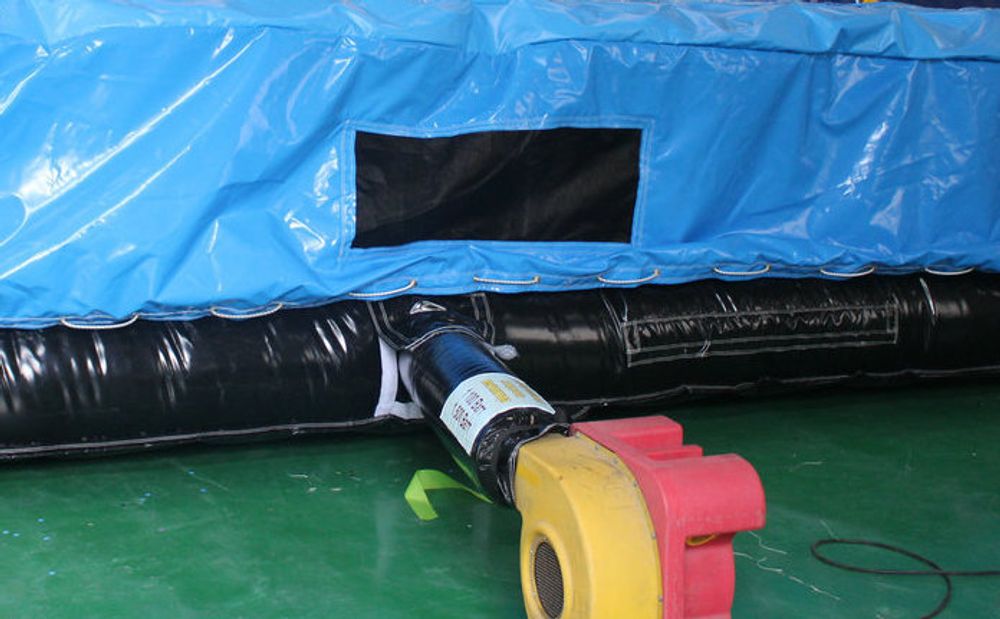 Надувная подушка приземления для батутных парков - на столбиках