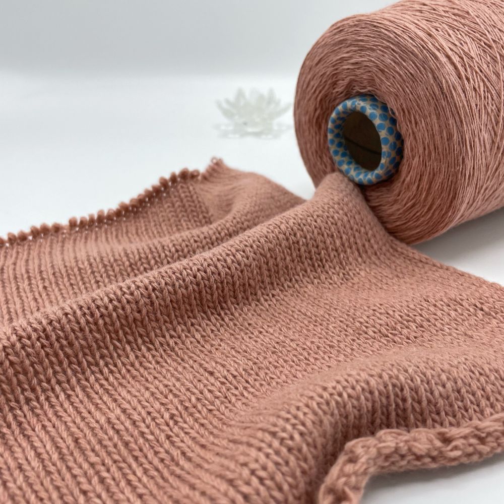 Бобинная пряжа для вязания (300 гр) Mille Fili 30% меринос 5% кашемир 30% вискоза 35% полиамид