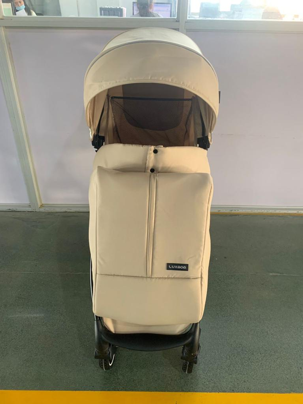 Прогулочная коляска Luxmom 730 ч/р