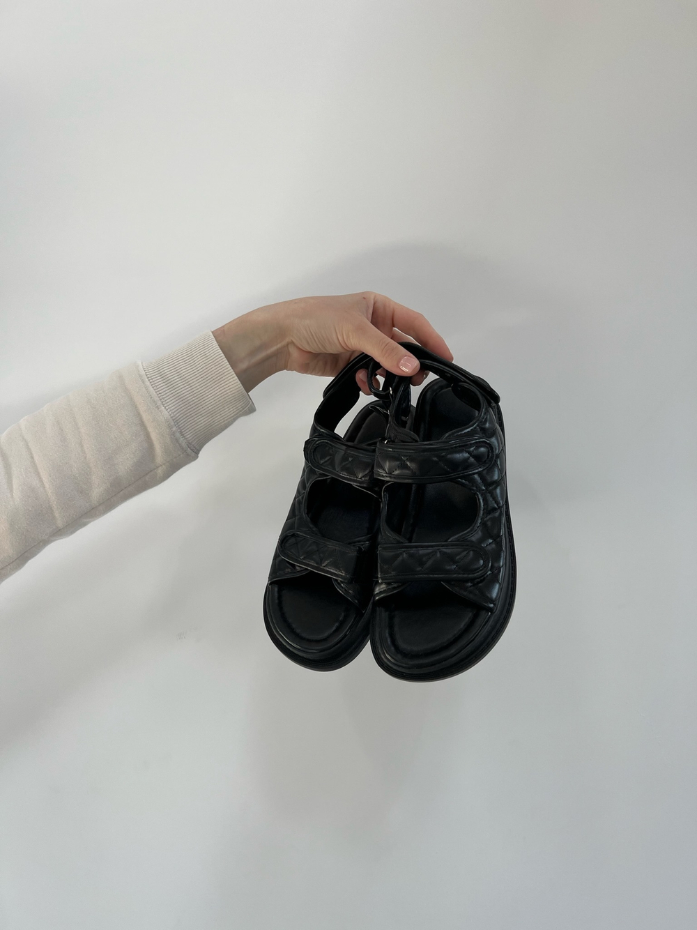 Сандалии в стиле "chanel"черного цвета