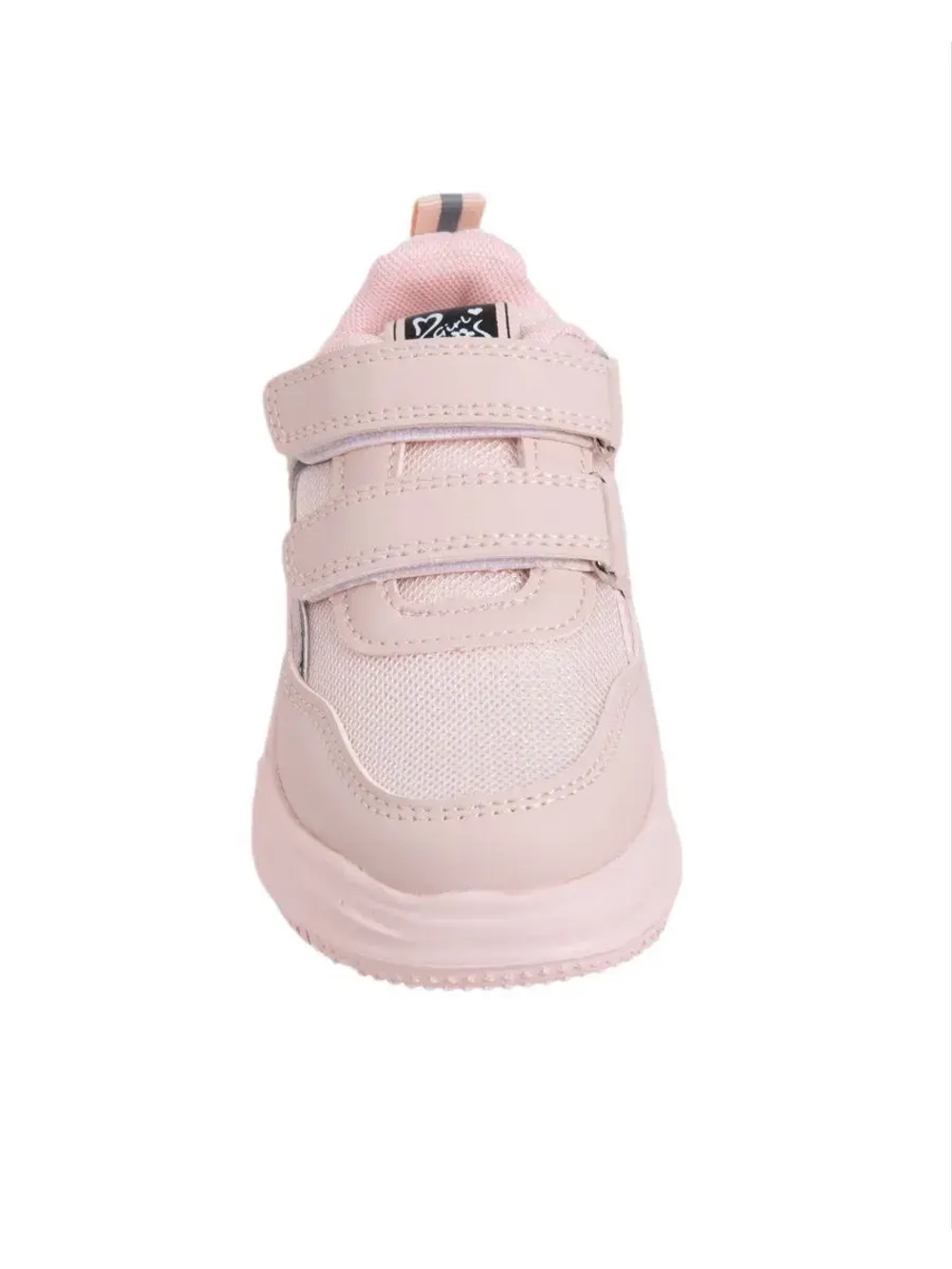 Кроссовки для девочки легкие.