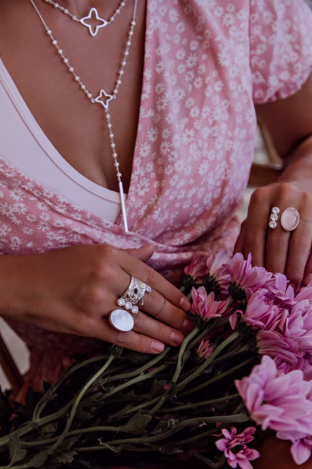 Колье-галстук «Клевер» с бусинами из жемчуга