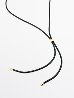 Massimo Dutti Ожерелье с овальной подвеской, черный