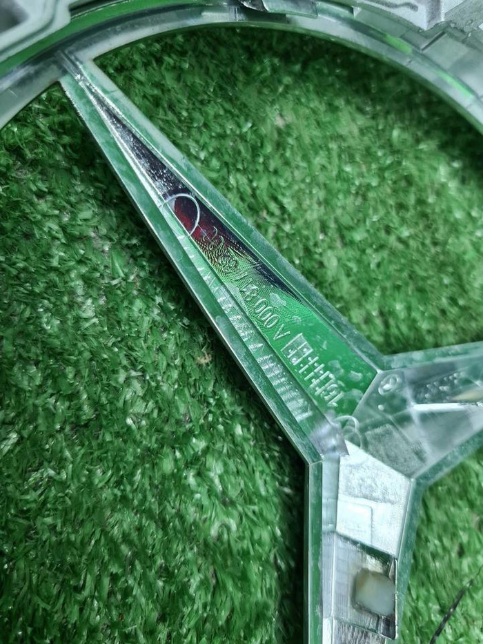 Накладка решетки радиатора Mercedes E C238 (16-21)