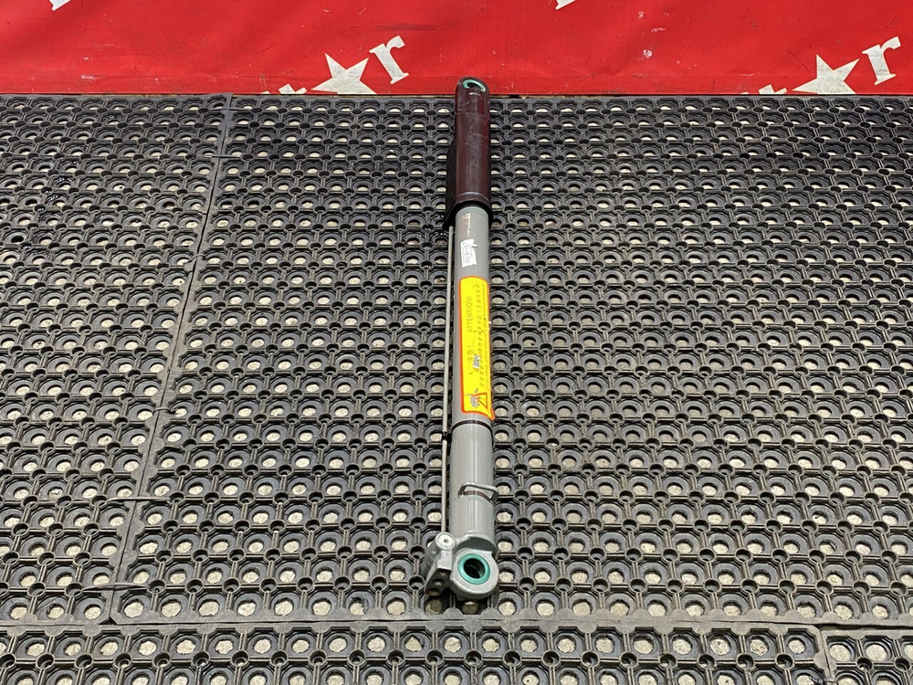 Цилиндр подъема кабины 2023г