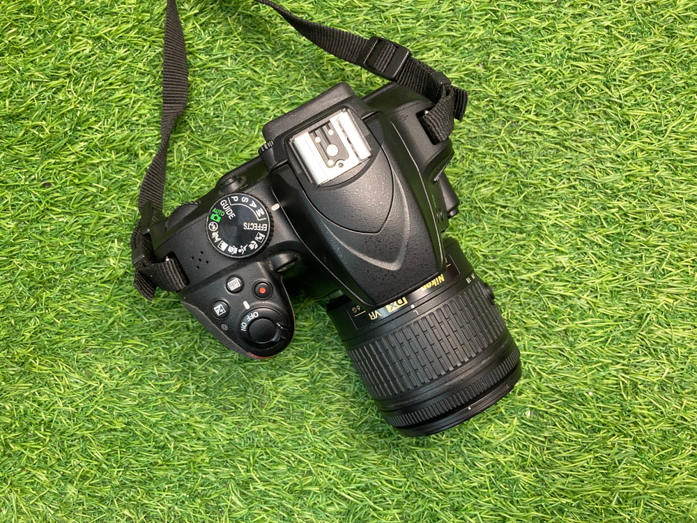 Nikon D3400 + Kit AF-P DX 18-55mm G VR 2.600 кадров