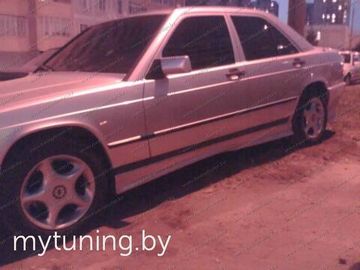 Накладки на пороги Rieger для Mercedes 190