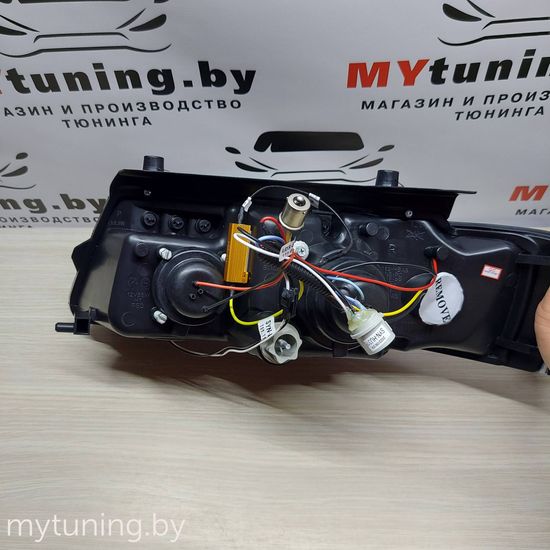 Передние фары VW Passat B5 daylight black