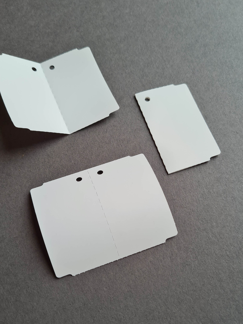 Ювелирные бирки-книжки 60х50,8 мм. Толщина 180 мкм.