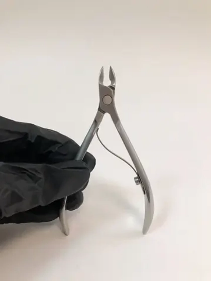 Кусачки для кожи HITOMI (режущая часть - 5 мм)