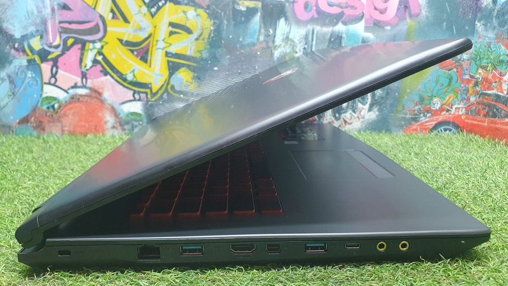 Игровой MSI i7-7/8Gb/GTX 1050 Ti 4Gb/FHD/GV72 7RE-1278RU/Windows 10