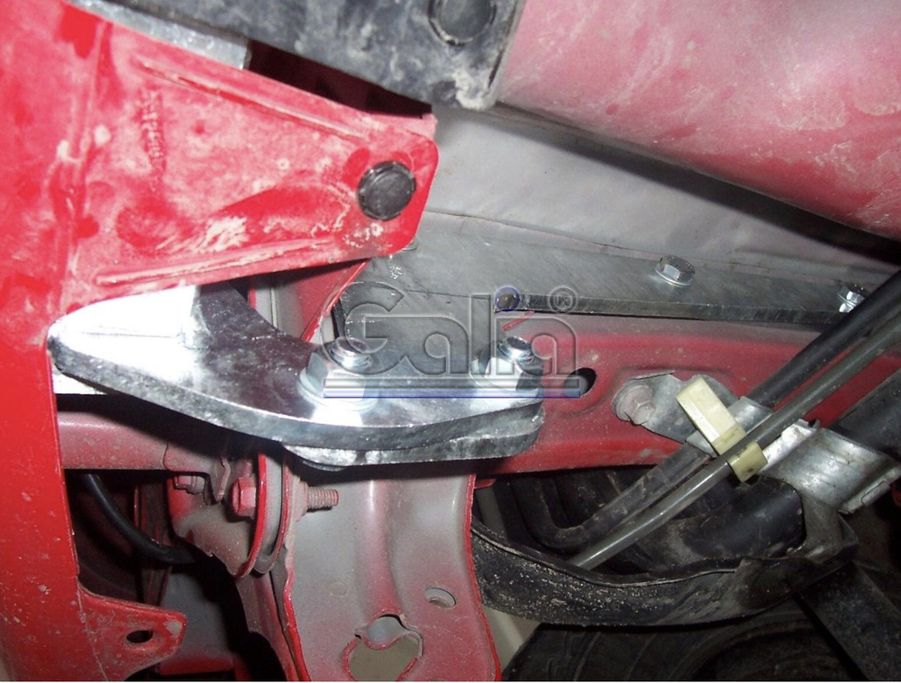 Фаркоп оцинкованный Galia T057A для Toyota Yaris 2005-2014(паспорт и сертификат в комплекте)(без электрики)