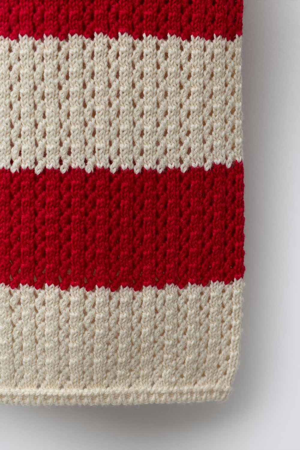 ZARA ТРИКОТАЖНЫЕ БРЮКИ В ПОЛОСКУ, ЭКРЮ/КРАСНЫЙ