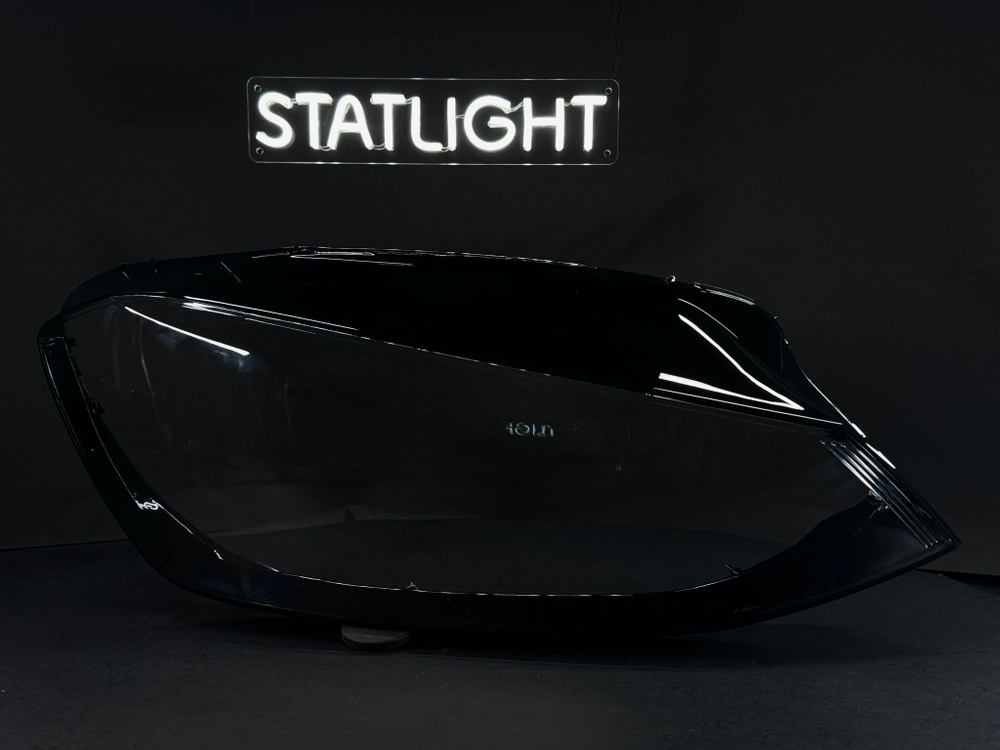 Правое стекло фары Volkswagen Golf 7 2012-2017