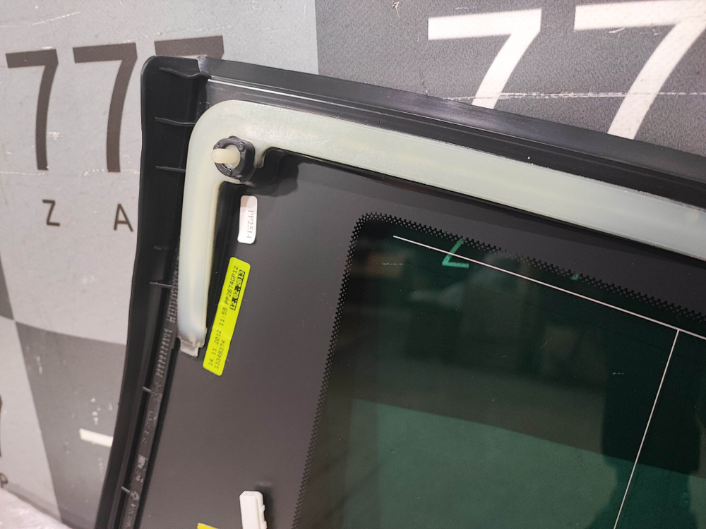 Стекло багажника правое Opel Astra J GTC Новое Оригинал 13349374