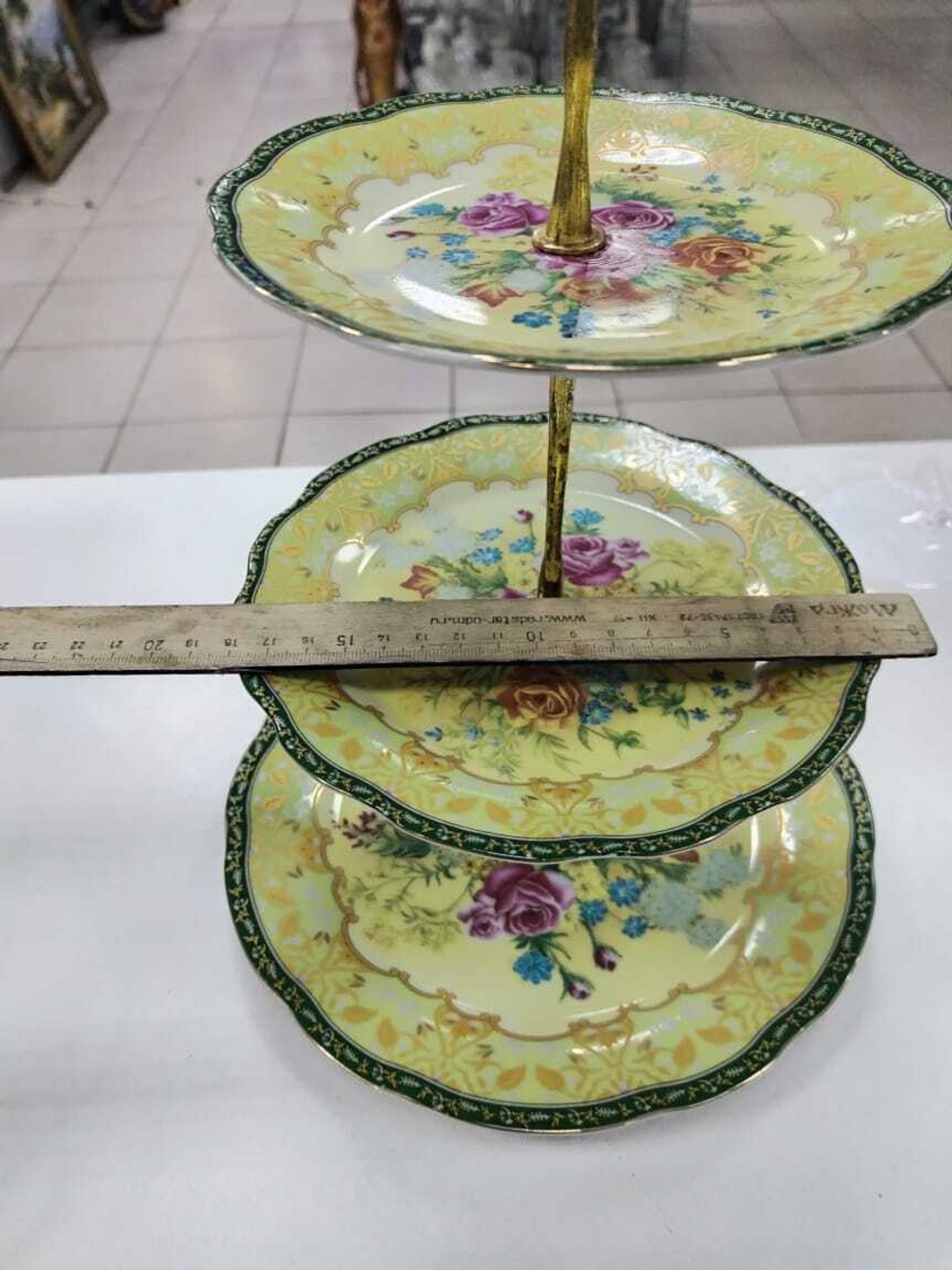 Этажерка для фруктов. фарфор. Италия