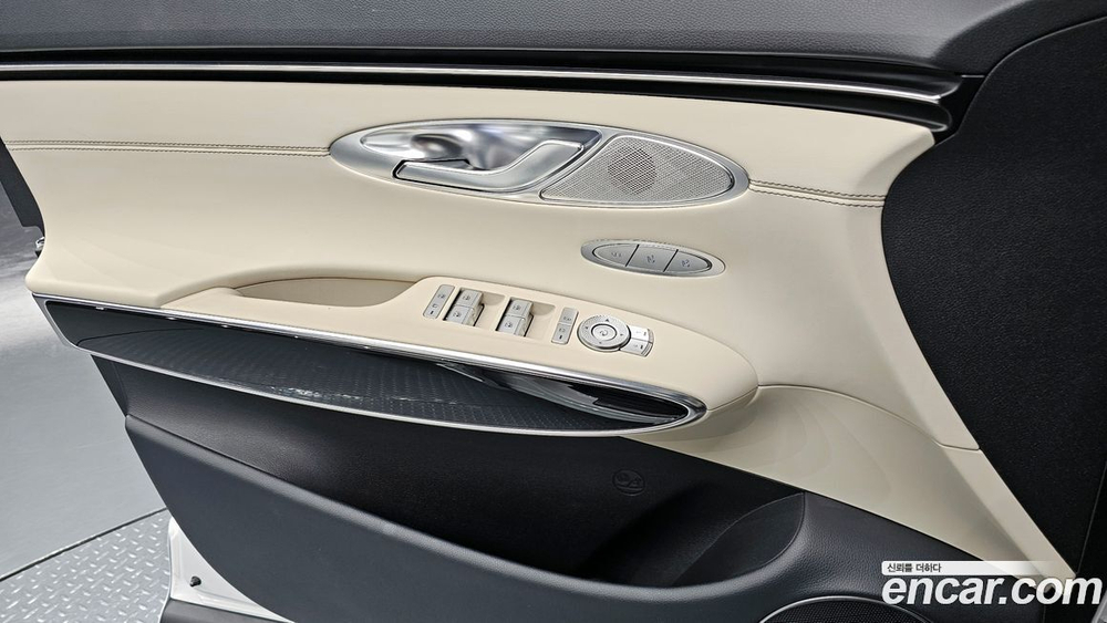 Genesis GV70 2.2 Дизель 2WD (04.2022)