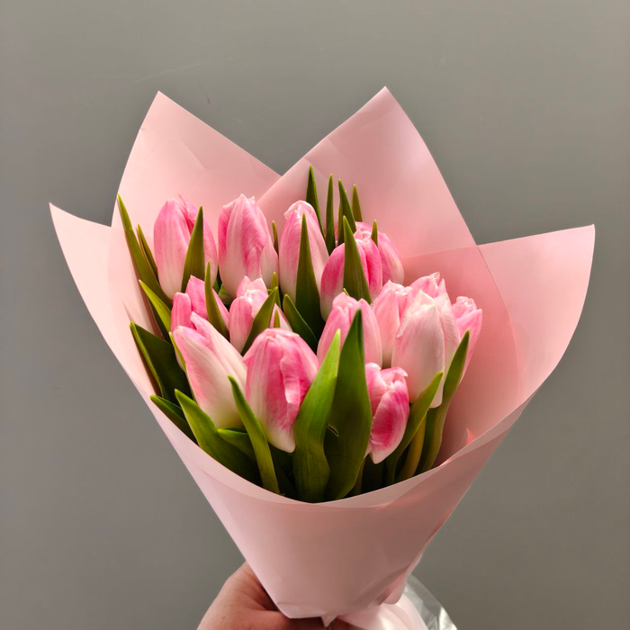 Букет розовых тюльпанов 15шт (в упаковку)