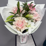 Букет из французских роз и лилии