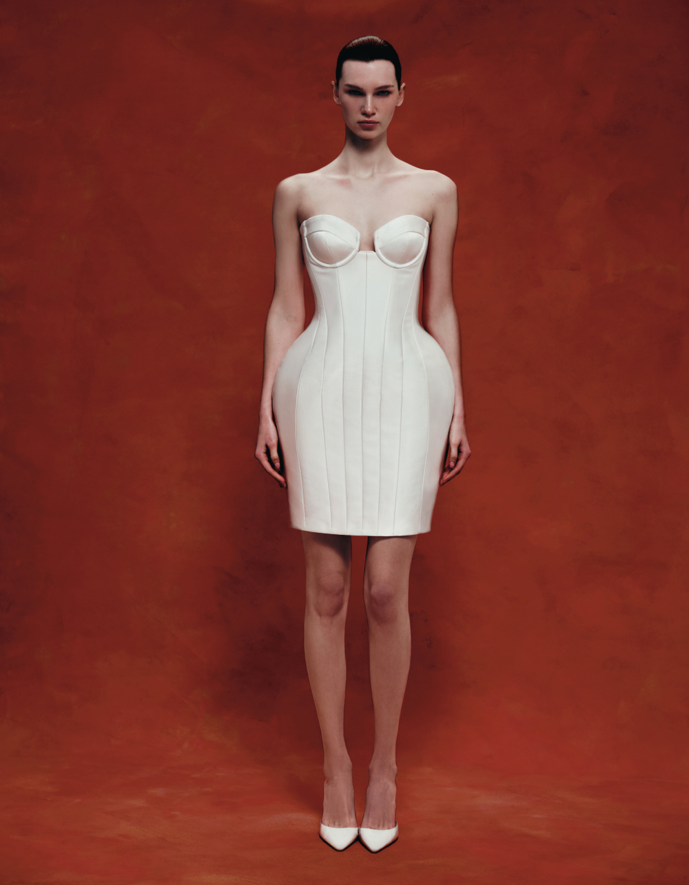 Платье мини из атласа корсетное с объемной юбкой