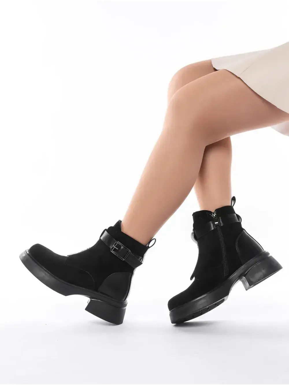 Зимние ботинки на высокой платформе