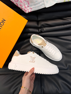 Louis Vuitton Time Out