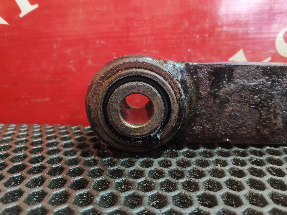 Стойка переднего стабилизатора