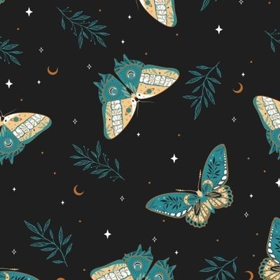 Растительный узор на черном фоне с мотыльками
