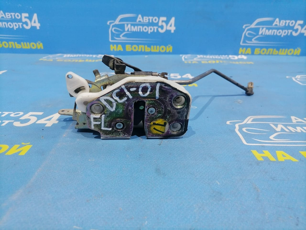 Замок двери передней левой Honda INTEGRA 1993